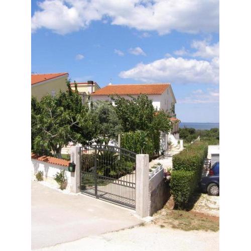 Apartments with a parking space Stinjan, Pula - 23546