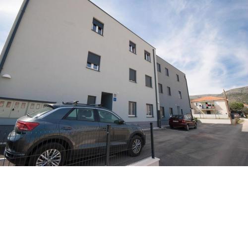 Apartments with a parking space Trogir - 22015