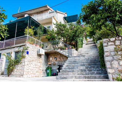 Apartments with a parking space Trpanj, Peljesac - 11545