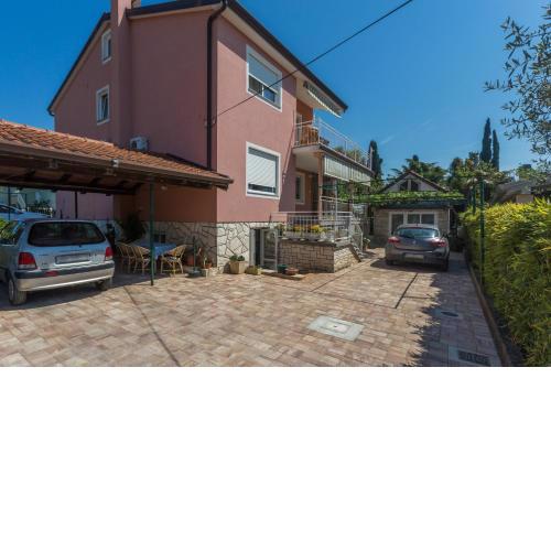 Apartments with a parking space Umag - 7063