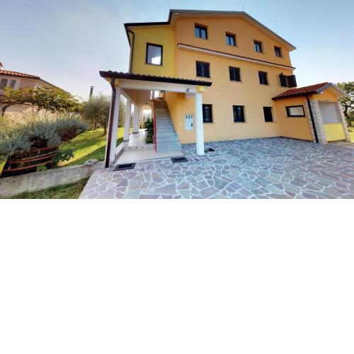 Apartments with a parking space Vilanija, Umag - 17240