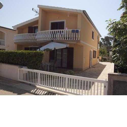 Apartments with a parking space Vir - 16690
