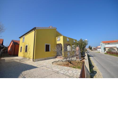 Apartments with a parking space Vir - 18607
