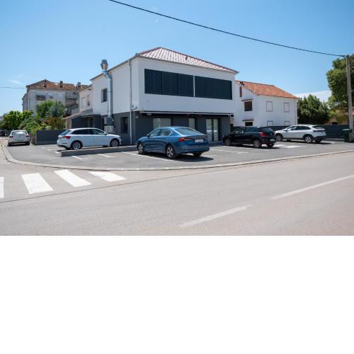 Apartments with a parking space Zadar - 23055