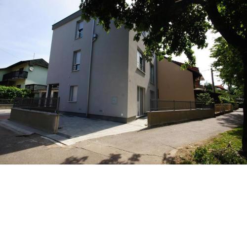 Apartments with a parking space Zagreb - 12573