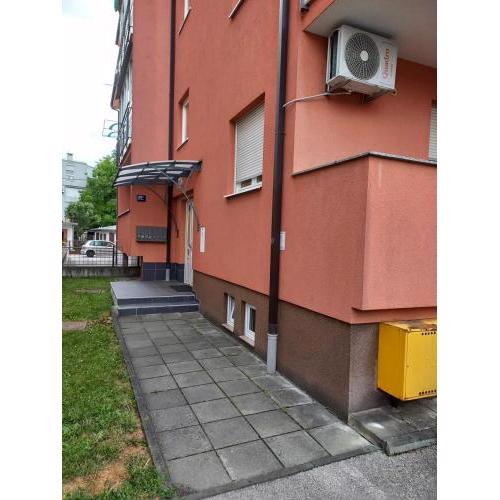 Apartments with a parking space Zagreb - 22231