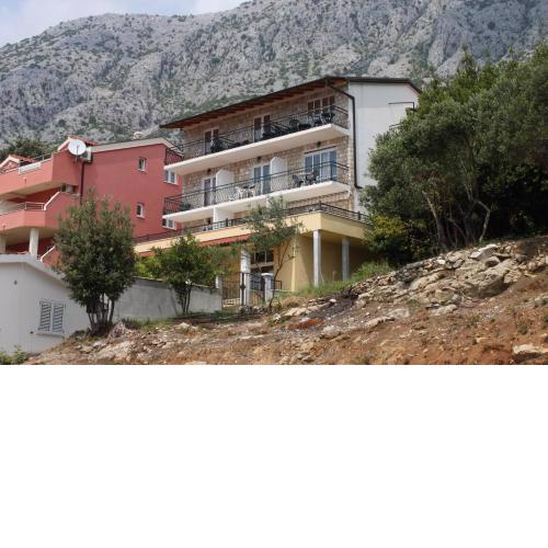 Apartments with a parking space Zivogosce - Porat, Makarska - 6700
