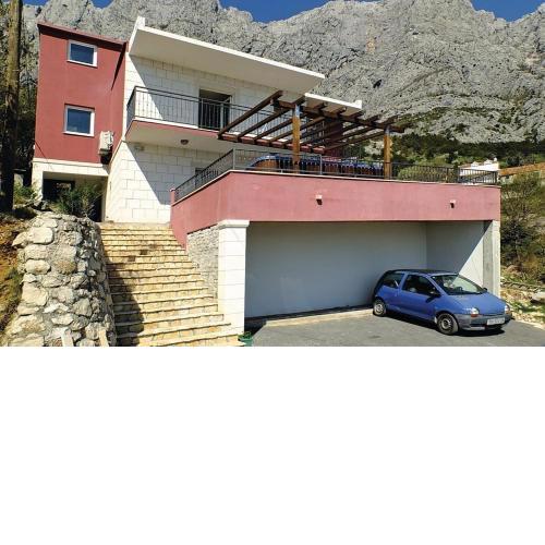 Apartments with a swimming pool Makarska - 13772