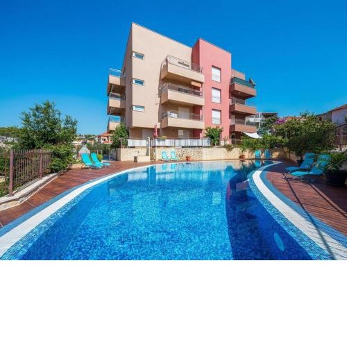 Apartments with a swimming pool Okrug Gornji, Ciovo - 22587