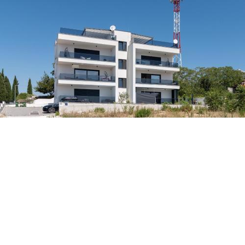 Apartments with a swimming pool Okrug Gornji, Ciovo - 23649