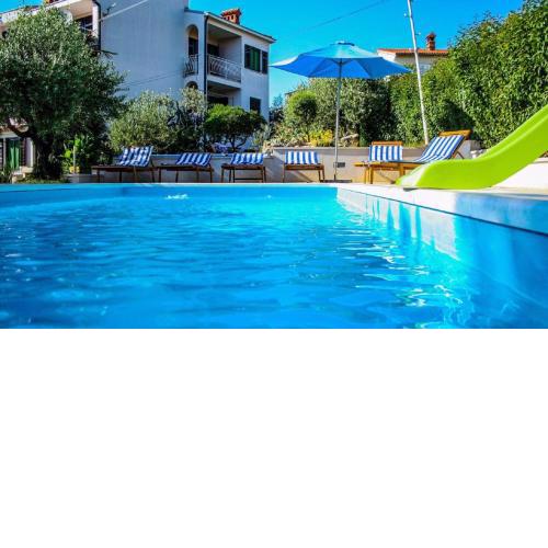 Apartments with a swimming pool Pula - 7356