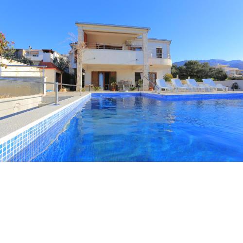 Apartments with a swimming pool Zrnovnica, Split - 18147