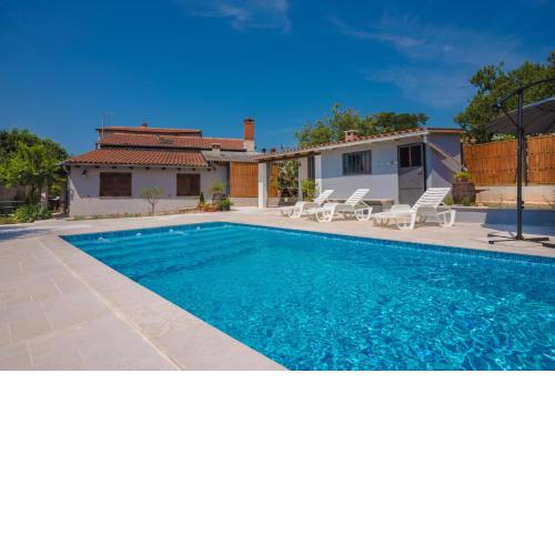 Apartments with pool 992