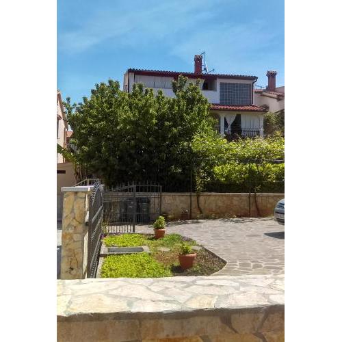 Apartments with WiFi Fazana - 12862