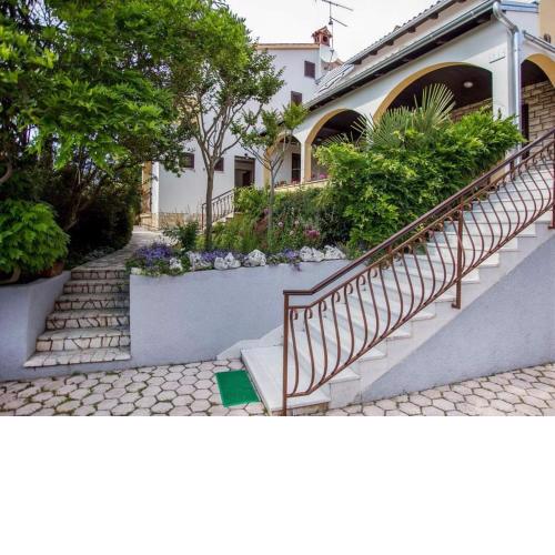 Apartments with WiFi Rovinj - 22526