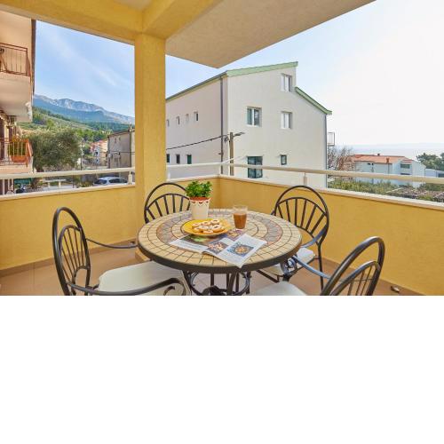 Apartments Zelic Tucepi