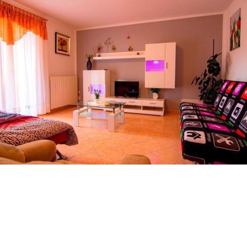 Appartement in Pula mit Eigener Terrasse