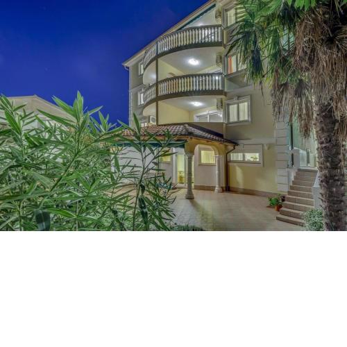 Appartement mit Balkon und Meerblick - b57174
