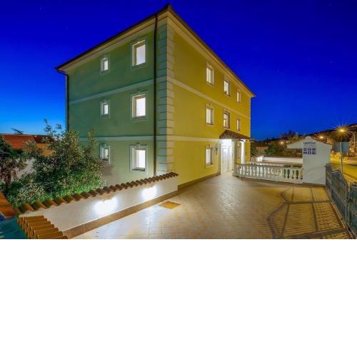Appartement mit Balkon und Meerblick - b57490