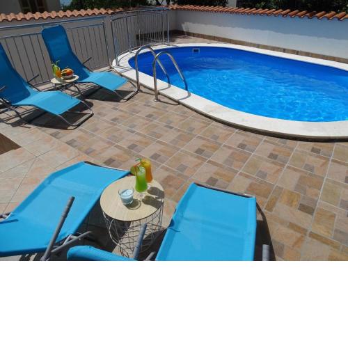 Appartement mit Balkon und Meerblick
