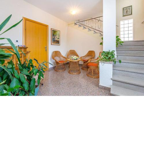 Appartement nur 500 Meter bis zum Sandstrand mit Klima, WLAN, Terrasse, Grill