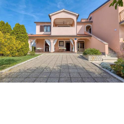 Appartement Silva mit Terrasse, Garten und Grill