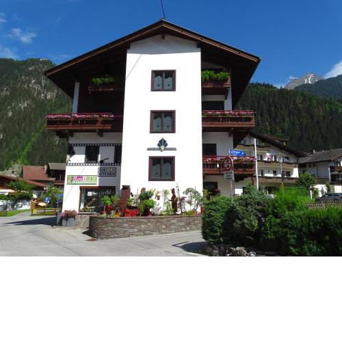 Appartementhaus Mayrhofen by PiaundDirk