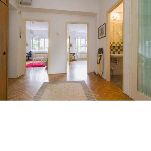 Apt. 80 m2, wifi, jacuzzi, 5 guests, 10min center