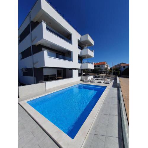 Aquarius Luxury apartment with pool and sea view