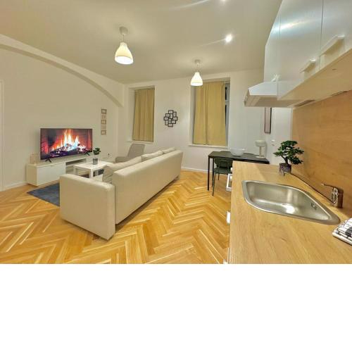 AR Living Vienna Apartments & Suites