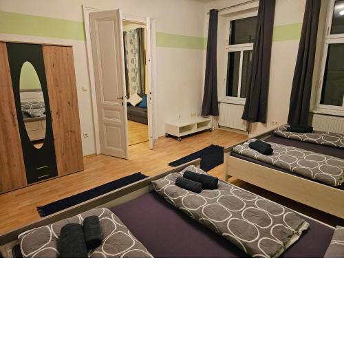 Archduchess Suite 18