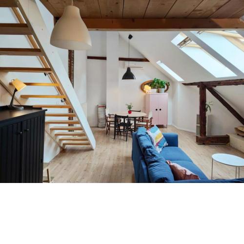 Art / Peaceful / Historical city center apartment