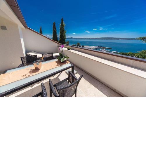 Atemberaubendes Penthouse direkt am Meer mit Meerblick, 2 Bikes, Fussbodenheizung, Privatparkplatz