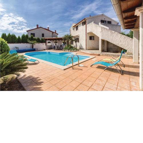 Awesome Apartment In Banjole With Wifi