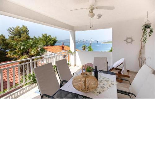 Awesome Apartment In Klek With House Sea View