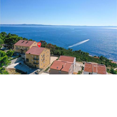 Awesome Apartment In Krvavica With Kitchen