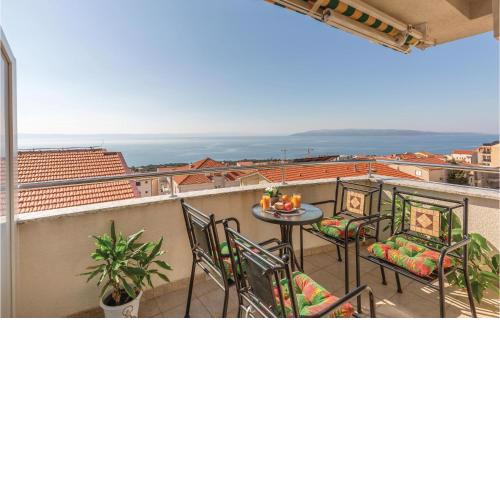 Awesome Apartment In Makarska With House Sea View