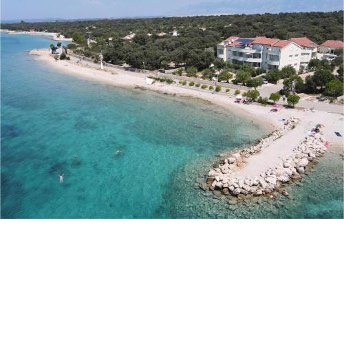 Awesome Apartment In Mandre With House Sea View