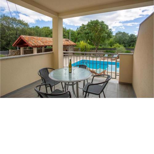Awesome Apartment In Pinezici With Wifi