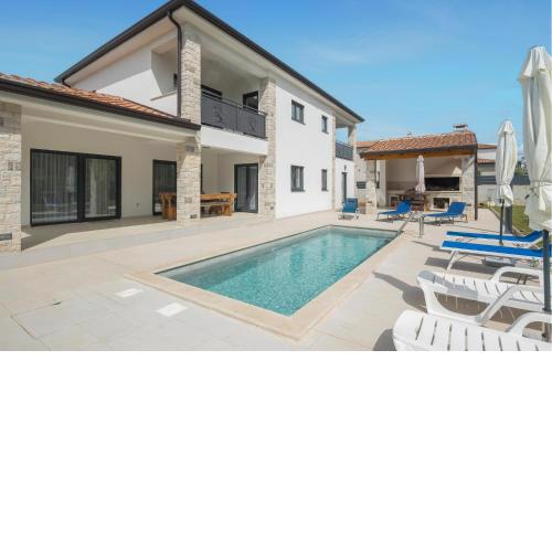 Awesome Apartment In Porec With Wifi
