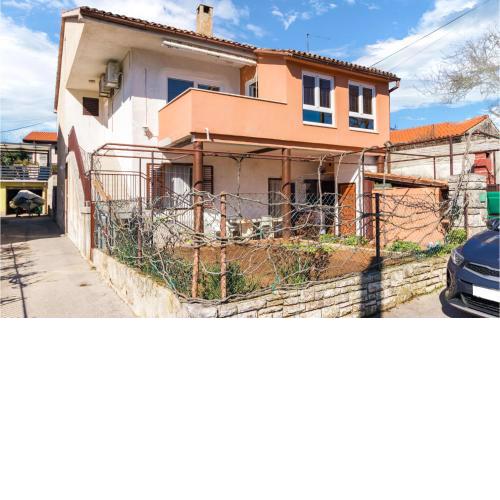 Awesome Apartment In Pula With Wifi