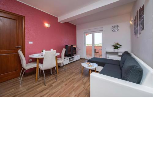 Awesome Apartment In Rovinj With Kitchen