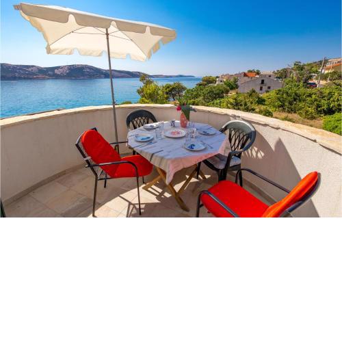 Awesome Apartment In Stara Novalja With Wifi
