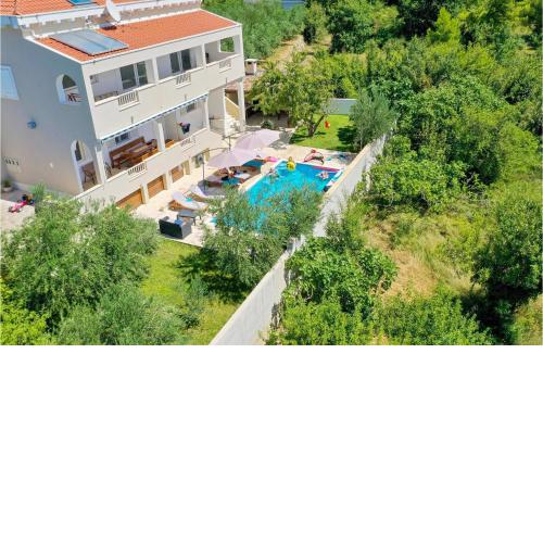 Awesome Home In Kastel Sucurac