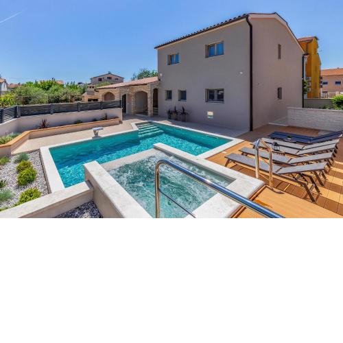Awesome Home In Medulin With Wifi