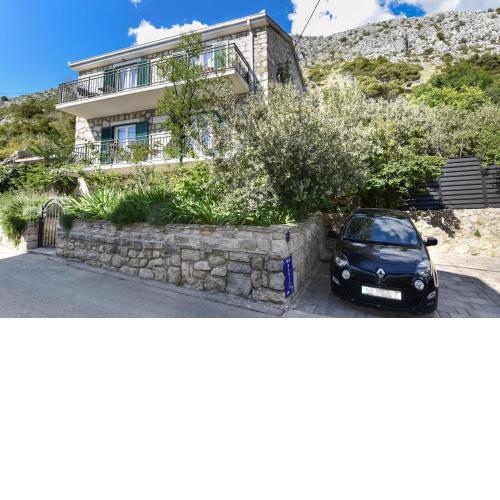 Awesome Home In Podstrana