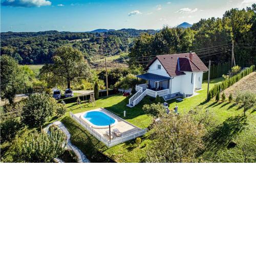 Awesome Home In Radovan With Kitchen