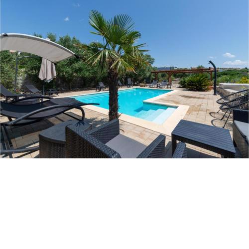 Awesome Home In Rtina With House Sea View