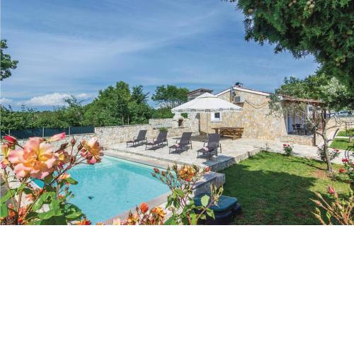 Awesome Home In Skicini With Kitchen