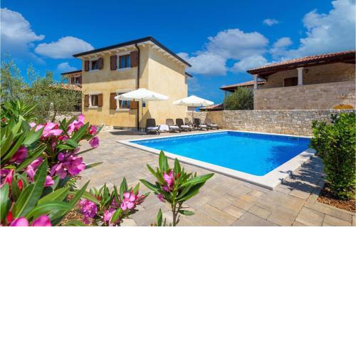 Awesome Home In Turcic With Outdoor Swimming Pool